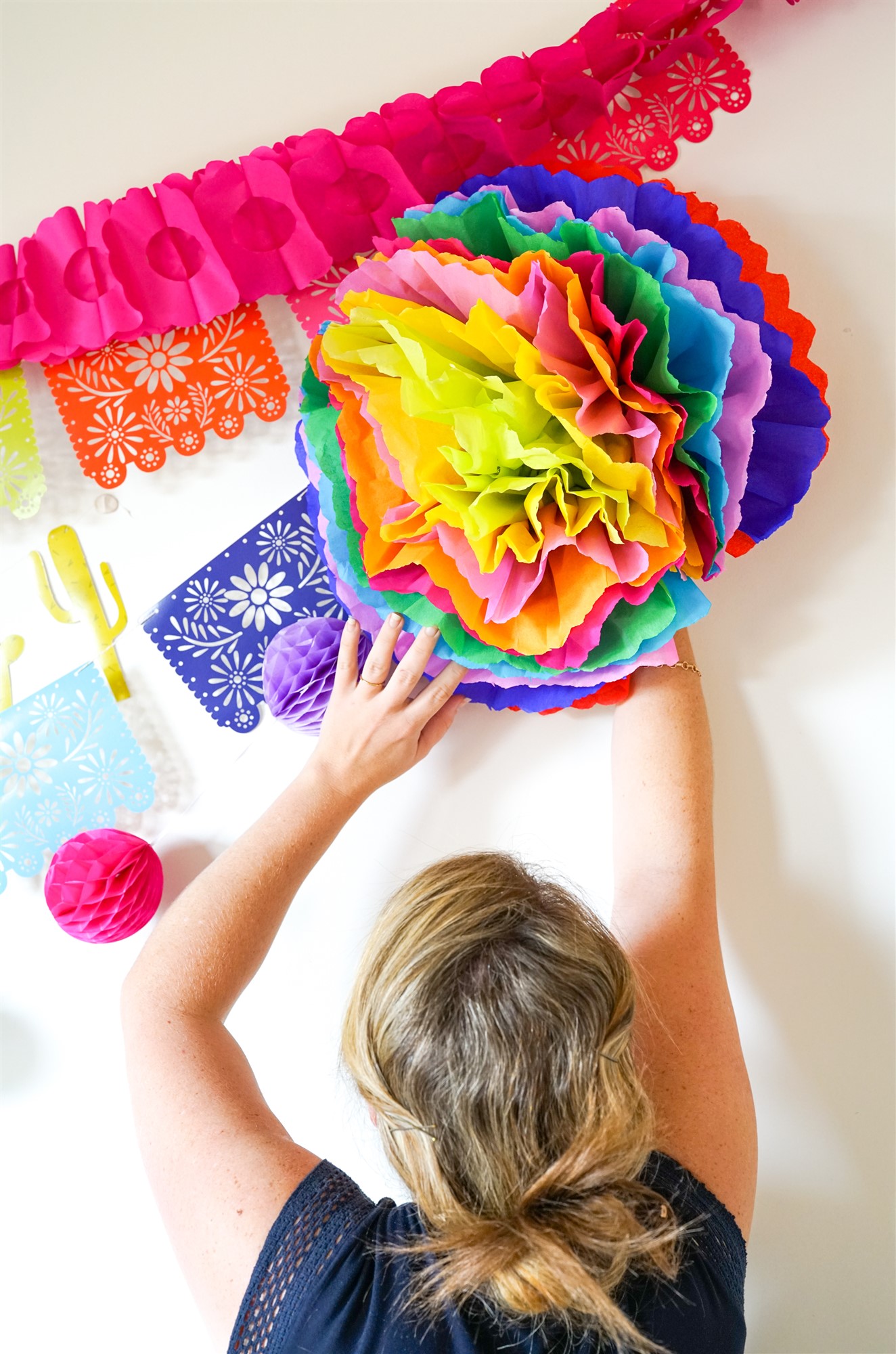 fiesta-flower-tutorial-make-your-own-tissue-paper-flowers-sunshine