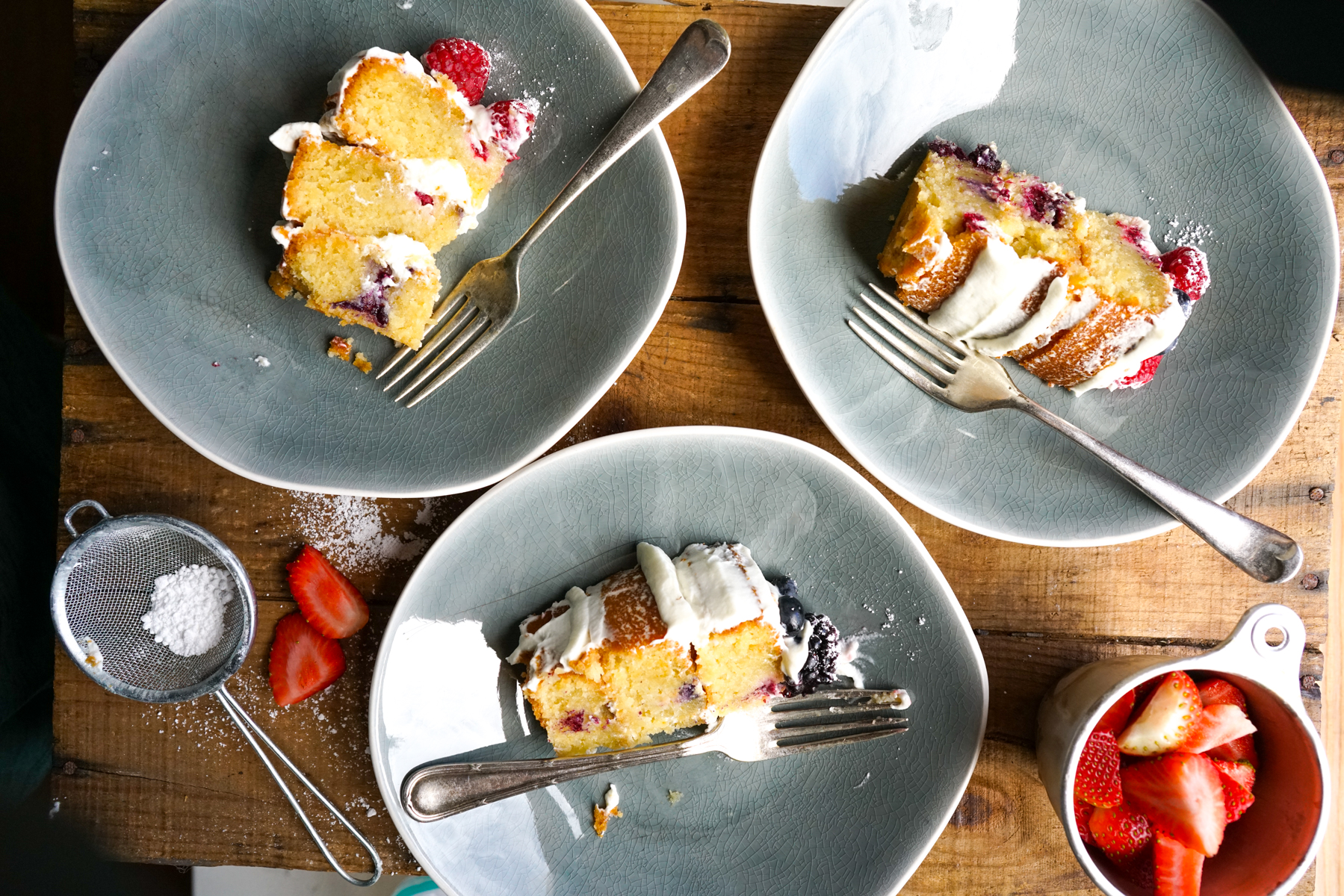 Coconut and Berry Cake - Gluten-Free