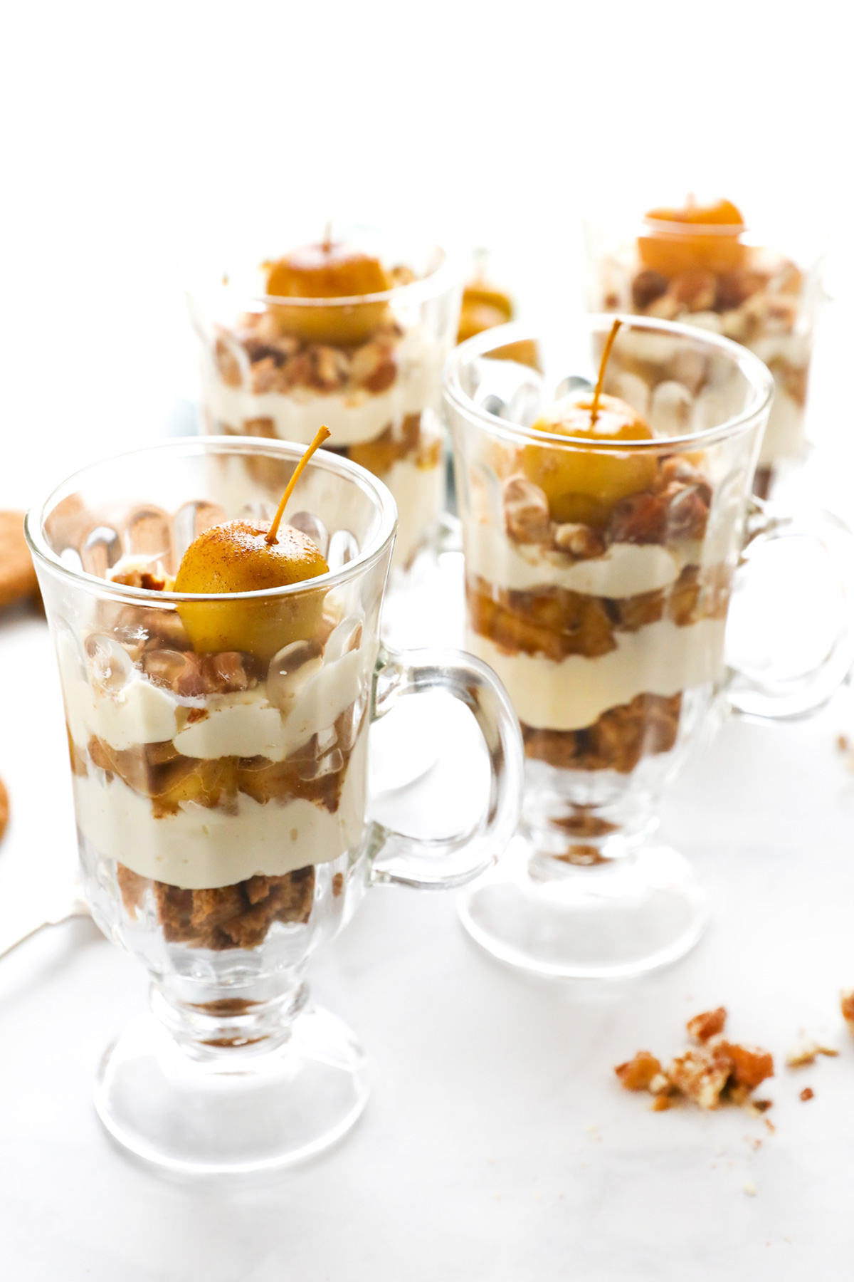 layered apple crumble dessert