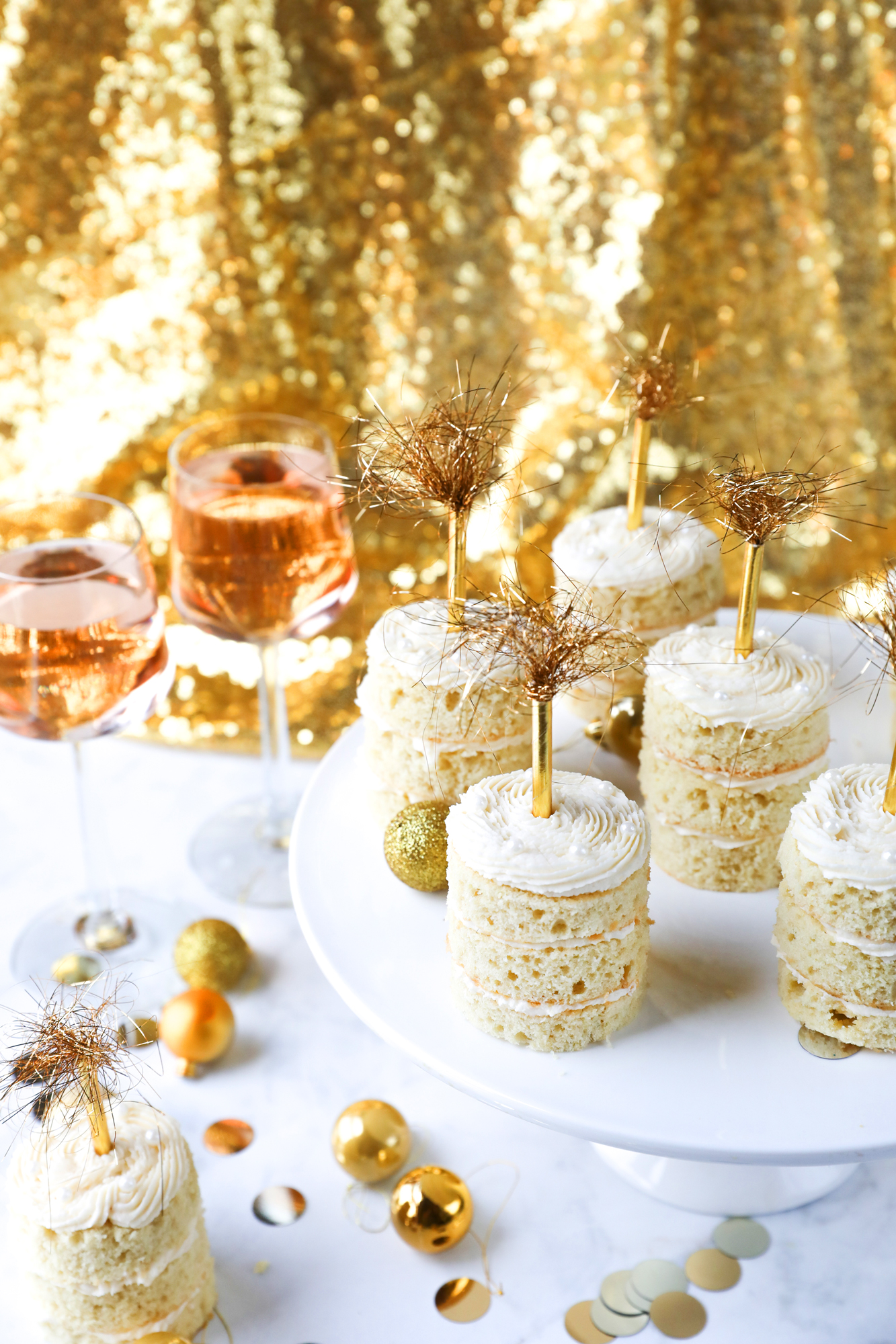 Celebrate the fresh New Year with delicious naked champagne cupcakes! Get the recipe here!